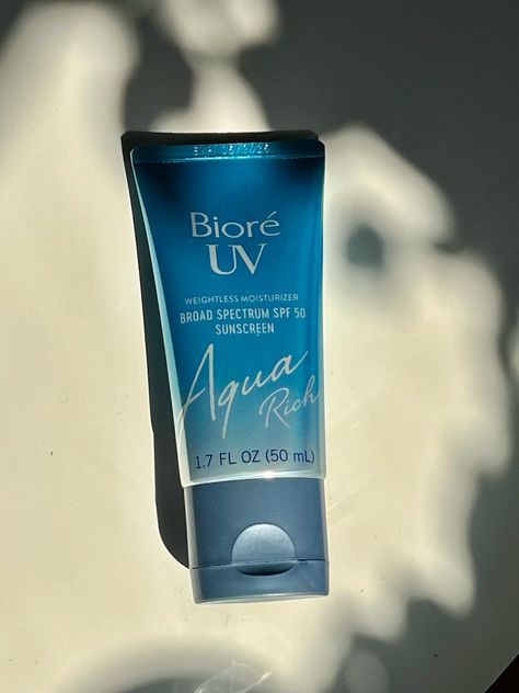 Biore Uv Sunscreen, Cosmetics Products, Physical Sunscreen, Chemical Sunscreen, Korean Skincare Routine, Popsugar Beauty, Sunscreen Moisturizer, Sunscreen Spf 50, Blue Bottle