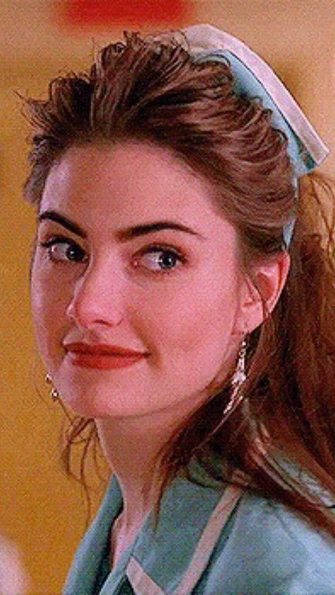 Shelly Johnson, Twin Peaks, Classic Beauty, Vintage Beauty, Aesthetic Girl, Pretty Woman, Brown Hair, Pretty People, Beautiful People