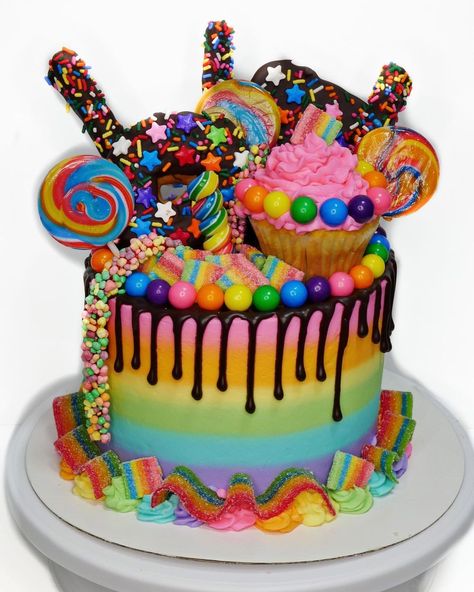 Loaded Birthday Cake, Rainbow Coloured Cake, Rainbow Glitter Cake, Rave Cake, Rainbow Cake Ideas, Wonka Cake, Cake Funfetti, Birthday Pokemon, Lolly Cake