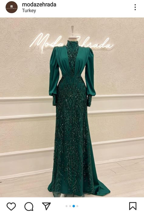 Bridesmaid Dresses Green Emeralds, Muslim Gown, Bell Skirt, Hijab Dress Party, Hijab Evening Dress, Tight Fitted Dresses, High Fashion Dresses, Gowns Dresses Elegant, Dinner Dress Classy