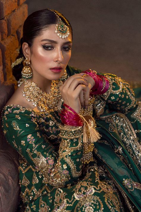 Mohsin Naveed Ranjha Design Studio. Nazneen Mohsin Naveed Ranjha, Floral Vases, Emerald Green And Gold, Walima Dress, Mehndi Dress, Bridal Lehenga Choli, Bridal Dress Design, Floral Vase, Gold Fabric