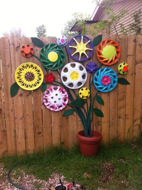 Garden Decor Crafts, Sensory Garden, Garden Junk, Recycled Garden, Fence Art, Outdoor Crafts, Outdoor Classroom, School Garden, Garden Art Projects