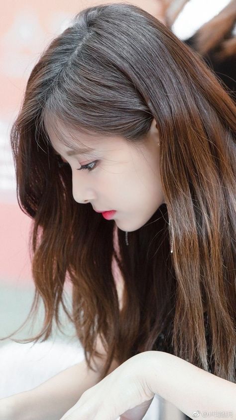 Tyuzu's side profile😍😍 Tzuyu Side Profile, Tzuyu Wallpaper, Side Profiles, Twice Tzuyu, Twice Once, Tzuyu Twice, Side Profile, Sana Jihyo, Momo Sana