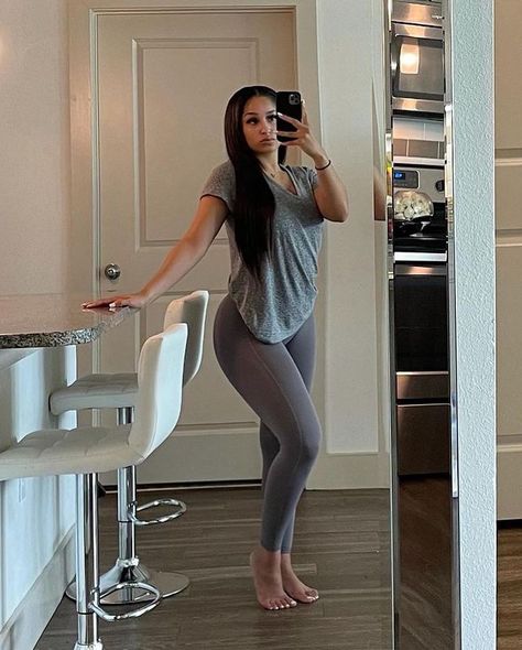 ⋆ 👄 𝐵𝒶𝒹𝒹𝒾𝑒𝓈 𝒢𝒶𝓁𝓁𝑒𝓇𝓎 👄 ⋆ (@exclusivebeautys) • Instagram photos and videos At Home Mirror Selfie, Alyssa Marie, Best Friend Outfits, Men Stylish Dress, Cute Lazy Day Outfits, Exotic Fashion, Cute Lazy Outfits, Grown Women, Lazy Outfits