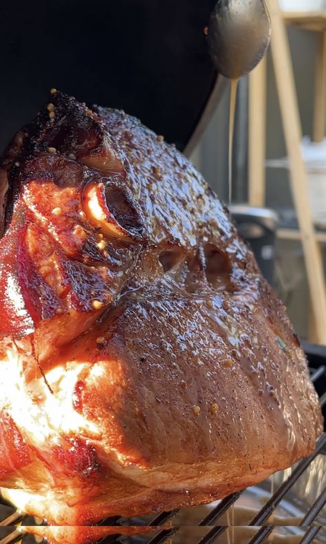 Maple Glazed Ham Recipes, Perfect Ham, Slow Cooked Ham, Smoked Ham Recipe, Maple Glazed Ham, Spiral Sliced Ham, Cooked Ham, The Big Green Egg, Egg Food