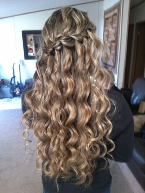 Curly Waterfall Braid, Waterfall Braid With Curls, Bridesmaid Hair Curly, Grad Hairstyles, Adorable Hairstyles, Waterfall Braid Hairstyle, Waterfall Hairstyle, Curly Prom Hair, Waterfall Braids