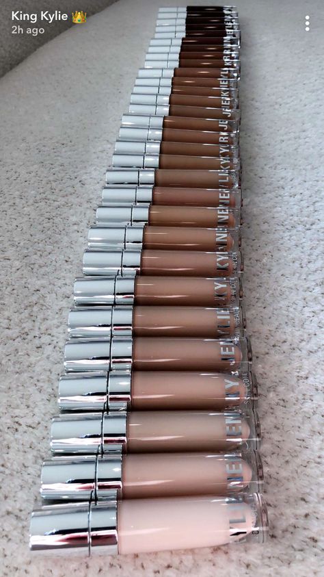 Kylie Cosmetics concealer Kyle Cosmetics, Makeup Collection Goals, Makeup Materials, Kylie Makeup, It Cosmetics Concealer, Buy Makeup, Kylie Cosmetic, Makeup Party, Gloss Labial