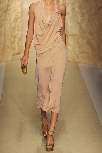 Donna Karan New York Draped Crepe Halterneck Dress in Beige (sand) - Lyst Beige Drapes, Donna Karan Dresses, Donna Karan Dress, White Summer Dress, Outfits 2023, White Dress Summer, Halterneck Dress, White Summer, Donna Karan