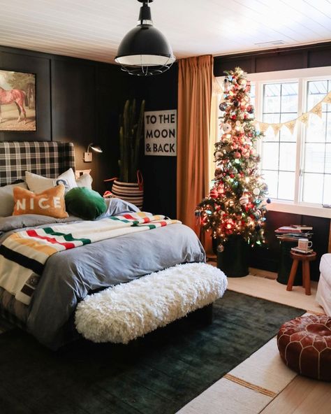 Eclectic Boys Room, Christmas Kids Room, Cozy Eclectic, Eclectic Cottage, Christmas Trees For Kids, Colorful Bedding, Teen Boy Room, Christmas Bedding, Shared Room