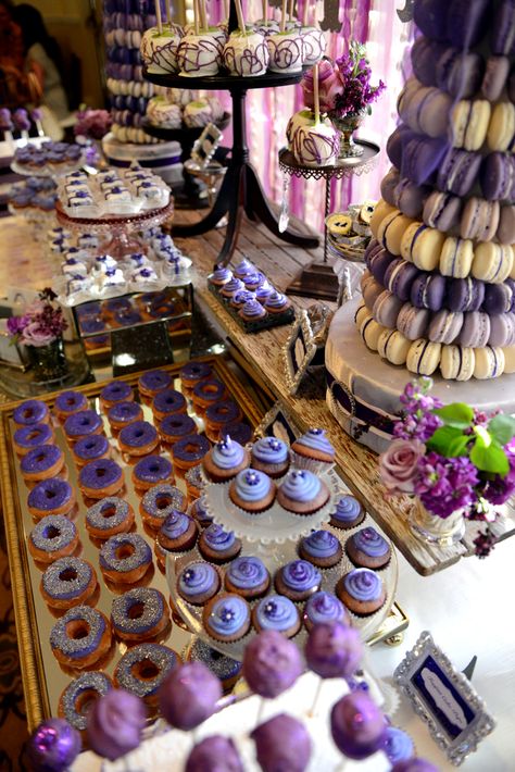 Purple Velvet Cupcakes, Purple Candy Buffet, Sweet 15 Ideas, Purple Desserts, Purple Sweet 16, Runway Design, Purple Quince, Purple Cakes Birthday, Purple Birthday Party