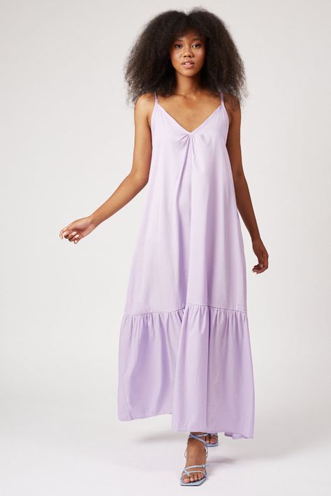 The Purple Cancun maxi dress is the garment that will make it easier for you to get dressed. It creates a unique and original style, whether it be on the beach, on the street, or anywhere. The casual design of our with its subtle back makes it the perfect garment to wear and carry. Lavender Maxi Dress, Pastel Lavender, Dress Pastel, Green Maxi, Maxi Styles, Tiered Midi Dress, Casual Design, Maxi Dress Green, The Purple