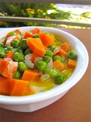 ~ German recipe for peas and carrots ~ served in a broth ~find German recipes in English @ www.mybestgermanrecipes.com Peas And Carrots Recipe, German Food Authentic, Bring Me Back, Peas And Carrots, Gross Food, German Style, German Recipes, Cooked Veggies, English Food