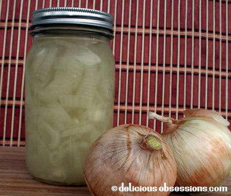 Lacto fermented onions are one of the fastest and easiest ferments to make. It only takes a few minutes to prepare with minimal ingredients. Fermented Onions Recipe, Fermented Onions, Canning Pressure Cooker, Lacto Fermented, Red Onion Recipes, Fermented Veggies, Fermentation Recipes, Pressure Cooker Chicken, Fermented Vegetables