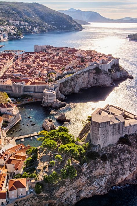 Dubrovnik Croatia Game Of Thrones, Adriatic Coast Croatia, Budget Trips, Travel Croatia, Croatia Beach, Dominic Cooper, Balkan Peninsula, Croatia Holiday, Medieval Architecture