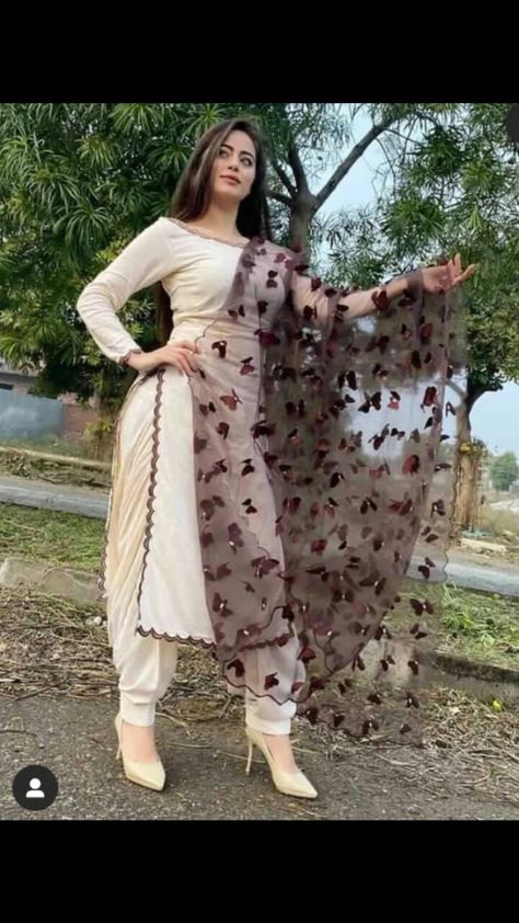 Patiyala Set, Dhoti Outfits, Patiyala Suits Designer, Dhoti Dresses For Women, Panjabi Dress, Punjabi Girl, Simple Indian Suits, Patiala Dress, Become Confident