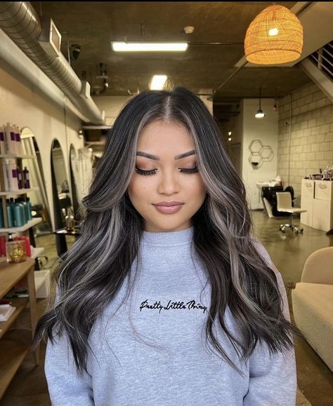 Ash Brown Hair Balayage, Ash Blonde Hair Balayage, Rambut Brunette, Black Hair Balayage, Brown Hair Looks, Ash Hair Color, Brown Hair Inspo, Brunette Hair With Highlights, Balayage Hair Dark