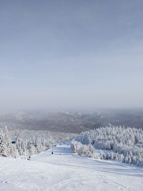 Another ski day at @monttremblant, another day of amazing view! 😍 ps: all these pictures were taken before my knee operations 😉 #teampixel #ski #tremblant #skiing #monttremblant⁠ #snow #winter #mountains #travel #adventure #outdoors #mountain #nature #fun #cold #picoftheday #explore #winterwonderland⁠ #googlepixel4a #googlepixel #phonephotography @madebygoogle @googlepixel @shotbypixel Mont Tremblant Summer, Morzine Ski, Mont Tremblant Skiing, Knee Operation, Down Hill Skiing, Winter Mountains, Mont Tremblant, Mountain Nature, Mountains Travel