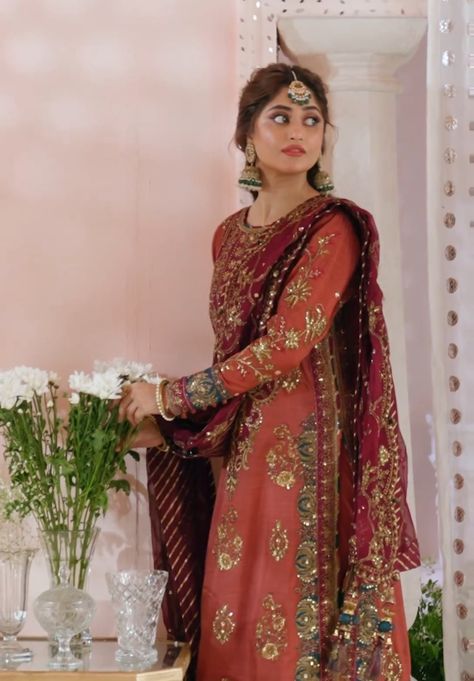 𝐐𝐮𝐧𝐨𝐨𝐭 𝐀𝐥𝐢 Sejal Ali, Affan Waheed, Sajjal Ali, Sajal Aly, Ali Dress, Workout Beginner, Henna Night, Sajal Ali, Pakistani Fancy Dresses