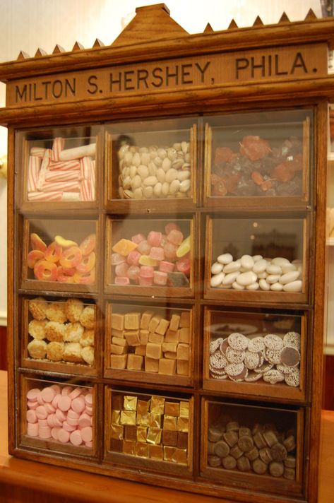 Candy Storage Ideas, Candy Store Display, Candy Stores, Vintage Sweets, Old Candy, Penny Candy, Candy Display, Old Fashioned Candy, Old Country Stores