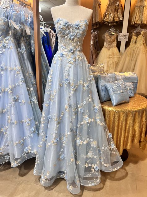 Garden Theme Outfit, Enchanted Garden Prom Dress, Enchanted Garden Prom, Garden Prom Dress, Garden Prom Dresses, Enchanted Garden Theme, Infinity Dress Styles, Infinity Dress, Pretty Prom Dresses