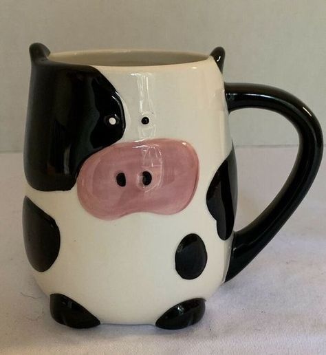 Cow Mug Painting, Cow Mug Pottery, Pottery Mug Ideas Design, Cow Pottery Painting, Mug Ideas Pottery, Clay Mug Designs, Cow Pottery, Cute Mug Designs, Cow Cup