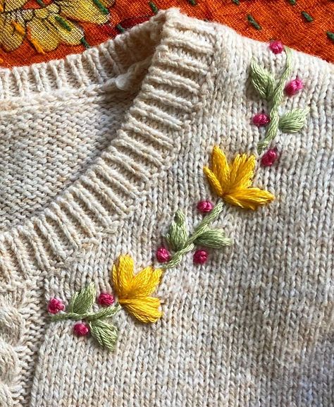 ChainStitchStore By Dhara Shah (@chain_stitch) • Instagram photos and videos Sweater Flower Embroidery, Embroidery Designs On Sweaters, Embroidery On Wool Sweater, Wool Embroidery On Knitting, Sweater Embroidery Ideas, Hand Embroidery Patterns Flowers, Embroidery Sweater, Wool Embroidery, Embroidery Stitches Tutorial