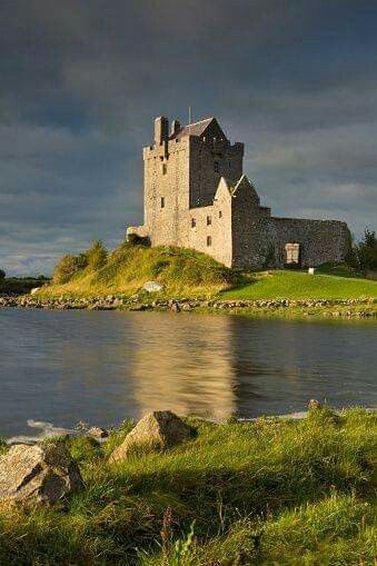 Dunguaire Castle (built in the 16th Century) near Kinvara, County Galway,  @ Getty Images Ireland Photos, Castle Ireland, County Galway, Travel Ireland, Irish Castles, Castles In Ireland, Ireland Landscape, Galway Ireland, Scottish Castles