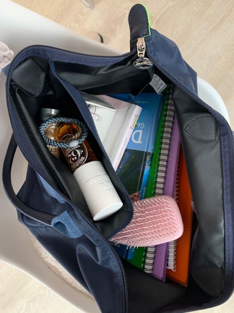 #longchamplepliage Long Champ Bag Aesthetic, Long Champ Bag, School Aesthetics, Long Champ, Everyday Bag Essentials, Romanticizing School, Dream Bag, Inside My Bag, Longchamp Bag