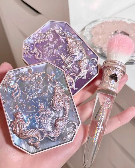 Moonlight Mermaid, Crystal Phone Case, Flower Knows, Makeup Accesories, Makeup Package, Mermaid Jewelry, Fancy Makeup, Blush Palette, Pink Makeup