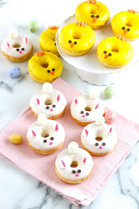 Easter Chick Donuts Easy Donut Recipe Baked, Baked Donuts Recipe, Easter Cookie Bars, Easter Strawberry, Baked Donuts Easy, Donut Decorating Ideas, Easy Easter Desserts, Spring Dessert, Fried Donuts