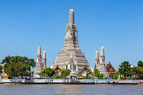 3 Days in Bangkok -- The Perfect Bangkok Itinerary | Wat Arun in Bangkok, Thailand Wat Arun Bangkok, Bangkok Tourist, Bangkok Itinerary, Travelling Thailand, Thailand Tourism, City Picture, Temple Thailand, Travel Quiz, Wat Arun