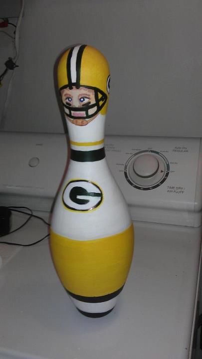 bowling pin What To Do With Old Bowling Pins, How To Make Bowling Pins, Painting Bowling Pins, Bowling Pin Art, Painted Bowling Pins, Bowling Crafts, Diy Bowling Pins, Pinball Diy, Diy Bowling