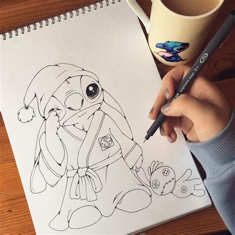 Sunday Drawing, Cartoon Art Drawing, Disney Character Drawings, Disney Drawings Sketches, Lilo And Stitch Drawings, Stitch Drawing, Disney Art Drawings, Meaningful Drawings, Cute Canvas Paintings