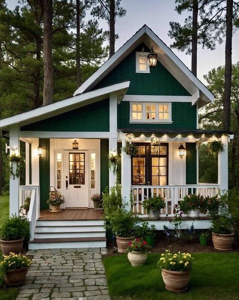 Cottage Exterior Ideas, Cozy Porch, Tiny House Cottage, Forest Cottage, Cute Houses, Cottage Exterior, Dream Cottage, Small Cottage, Cottage House Plans