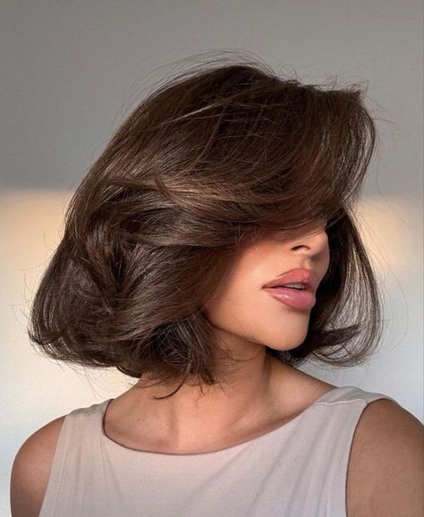 28+ Old Money Bob Hairstyles: The Best Elegant and Classic Looks for Timeless Style Ouai Hair Oil, Classic Bob Haircut, Trendy Bob Hairstyles, Short Haircut Styles, Layered Bob Hairstyles, Popular Haircuts, Shaved Hair, Cool Haircuts, Smooth Hair