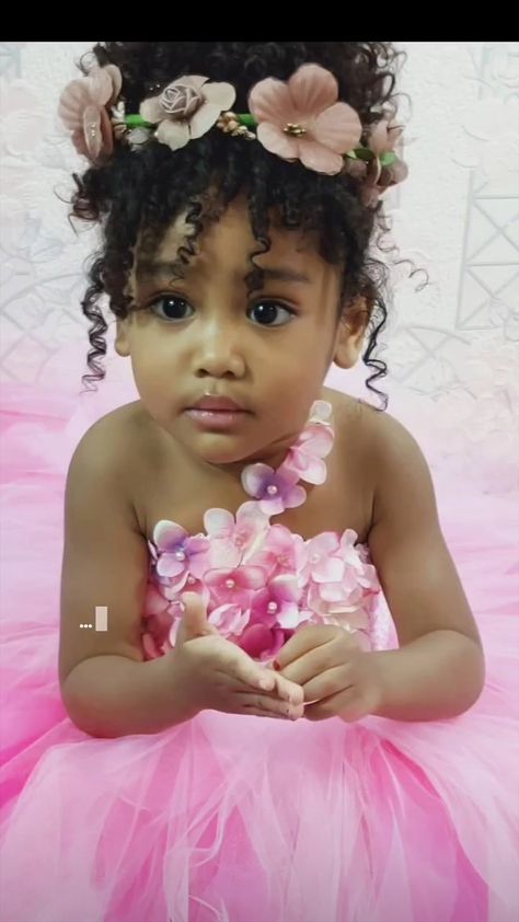 Black Girls Hairstyles Flower Girl, Flower Girls Hairstyles Black Kids, Curly Flower Girl Hairstyles, Flower Girl Curly Hairstyles, Flower Girl Hairstyles Curly Hair, Black Flowergirls Hairstyle, Natural Pageant Hair For Kids, Black Flower Girl Hairstyles, Flower Girl Hairstyles Black Kids