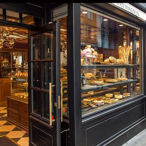 Paul Bakery, Bakery Shop Interior, Boutique Patisserie, Patisserie Shop, Patisserie Design, Bakery Shop Design, Bakery Store, Bakery Interior, Decoration Patisserie