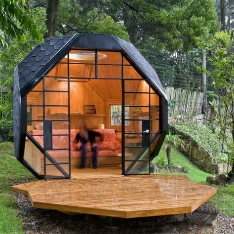 We have all the top trends and garden ideas for 2021, to give you inspiration for designing and making the most of your outdoor space. Summerhouse Ideas, Cosy Garden, Backyard Cabin, Treehouse Masters, Backyard Cottage, Backyard Playhouse, Building A Cabin, Week Schedule, Tiny House Community