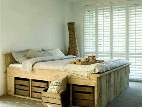 bett-selber-bauen-ein-tolles-bett-selber-bauen Crate Bed Frame, Platform Bed Diy, Bedframe Diy, Diy Platform Bed Frame, Diy Platform Bed, Pallet Projects Furniture, Pallet Bed, Diy Bed Frame, Pallet Decor