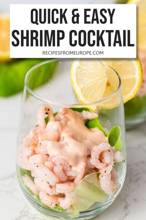 glass filled with lettuce, shrimp and cocktail sauce and slice of lemon as garnish with text overlay "Quick and easy shrimp cocktail". Shrimp Cocktail Sauce Recipe, Easy Shrimp Cocktail, Shrimp Cocktail Appetizers, Shrimp Cocktail Sauce, Homemade Cocktail Sauce, Seasoned Shrimp, Dutch Cuisine, Cocktail Shrimp Recipes, Cocktail Sauce Recipe