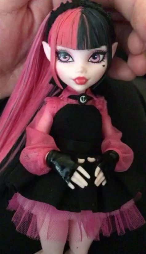 G3 Draculaura Doll, Draculaura Restyle, G3 Monster High, Draculaura G3, Dolls Monster High, Doll Restyle, Draculaura Doll, Dolls Aesthetic, Doll Customs