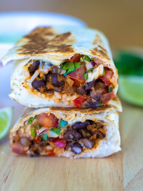 Dinner Ideas Simple, Bean Burritos Recipe, Easy Burrito Recipe, Black Bean Burritos, Black Bean Burrito, Bean Burrito, Sweet Chilli Chicken, Bean Burritos, Creamy Garlic Chicken