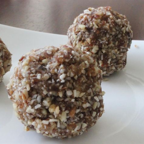 Walnut Date Balls Date Nut Balls Recipe, Date Balls Recipe, Walnut Loaf Cake, Snacks To Share, Date And Walnut Loaf, Date And Walnut, Date And Walnut Cake, Walnut Loaf, Date Balls