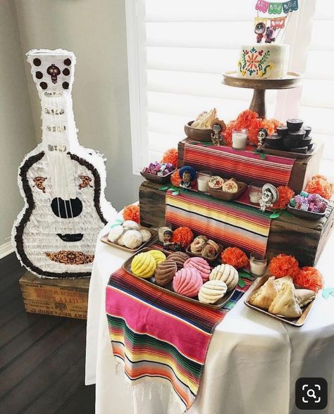 Coco Pinata, Coco Birthday Party, Dia De Los Muertos Party Ideas, Coco Birthday, Dia De Los Muertos Decorations Ideas, Mexican Birthday Parties, Fiesta Birthday Party, Mexican Birthday, Fiesta Theme Party