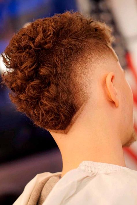 Faux Hawk Curly Hair Men, Curly Hair Designs, Top Haircuts For Men, Low Taper Fade Haircut, Taper Fade Curly Hair, Short Fade Haircut, High Fade Haircut, Mohawk Hairstyles Men, Burst Fade