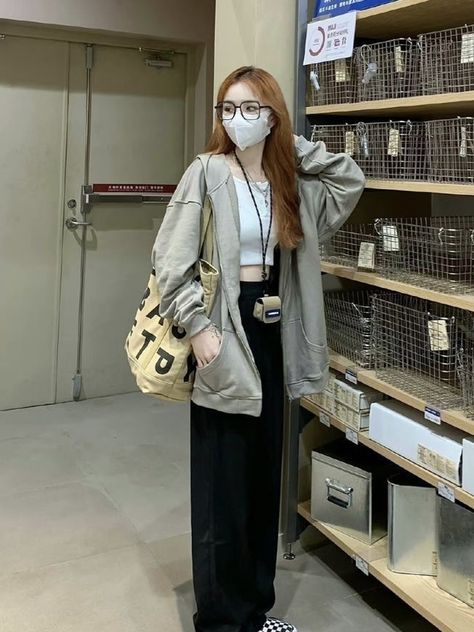 Comfy Asian Outfit, Gray Jacket Outfit Aesthetic, School Outfits For College Korean, Casual Study Outfit Summer, School Ootd College Philippines, Uni Student Aesthetic Outfit, Causal Korean Outfits, College Outfits With Backpack, Korean College Outfits Summer