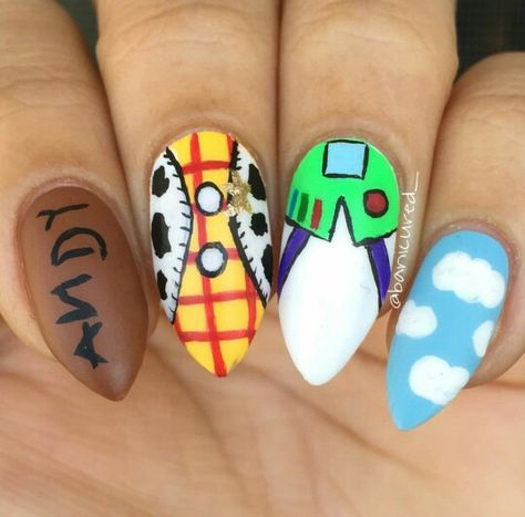 Cute idea, "Toy Story" nail art Toy Story Nail Art, Pixar Nails, Disney Cruse, Toy Story Nails, Disney Nail Art, Disneyland Nails, Character Nails, Nail Vibes, Disney Nail Designs