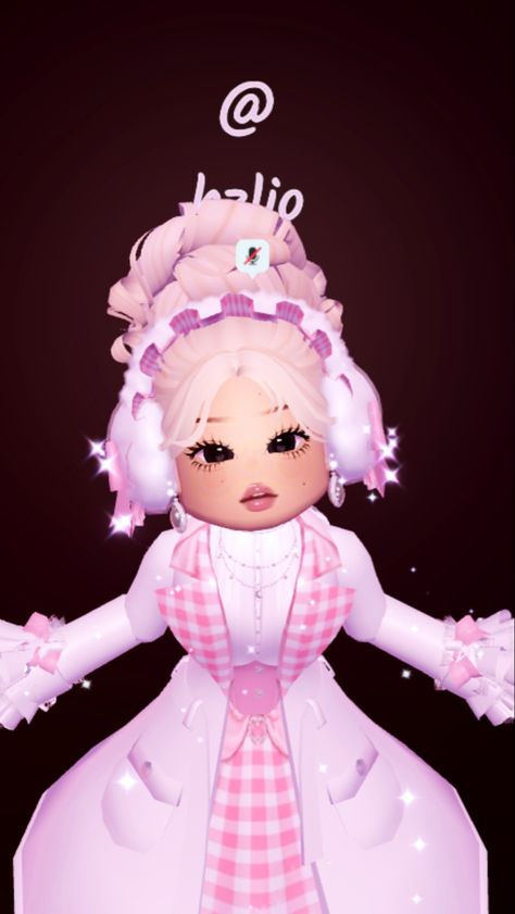 Royale High Sweet Like Candy, Royale High Pajama Outfit, Sweet Like Candy Outfit, Candy Outfit, High Photos, Rh Outfits, Pajama Outfit, Sweet Like Candy, Aesthetic Roblox Royale High Outfits