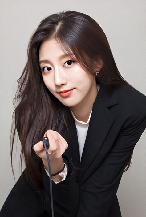 Yein Lovelyz, Woollim Entertainment, Colour Pop, First Girl, Korean Beauty, Kpop Girl Groups, Face Claims, South Korean Girls, Kpop Girls