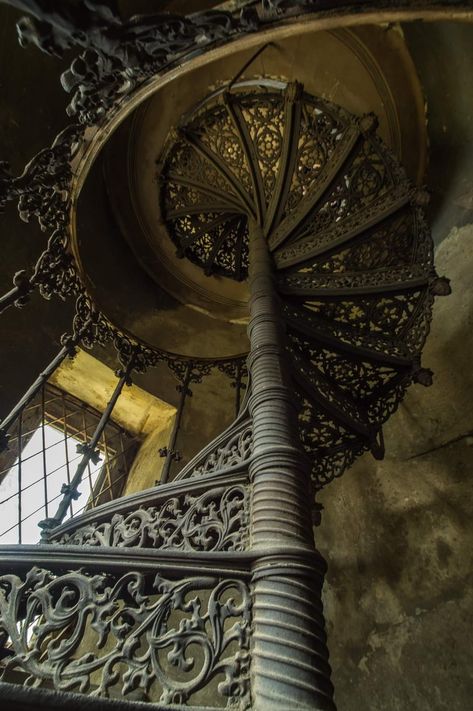 Gothic Stairs, Weird Architecture, Goth Architecture, Spiral Stairs, Spiral Staircase, Gothic Architecture, Gothic House, House Room, Staircase Design